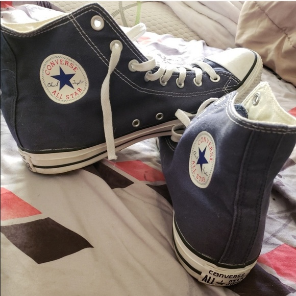 Converse Shoes - EUC 10 men's/12 women's Converse
